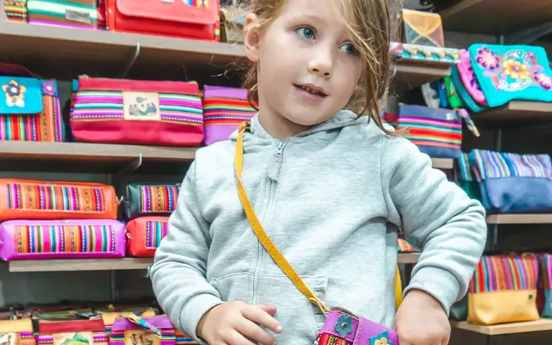 Shopping with kids in Peru